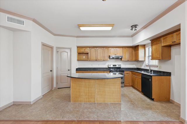 3709 Pearl Trail, Garland, TX 75044