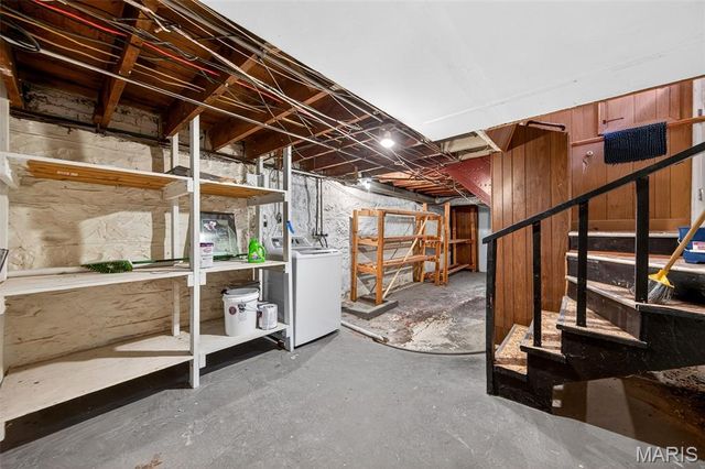 5625 Chippewa Street, St Louis, MO 63109