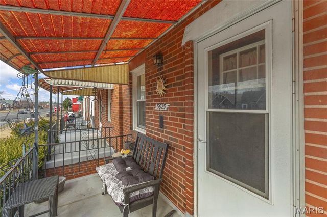 5625 Chippewa Street, St Louis, MO 63109