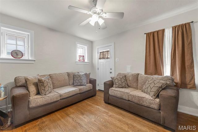 5625 Chippewa Street, St Louis, MO 63109