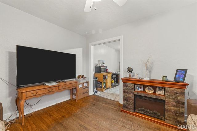 5625 Chippewa Street, St Louis, MO 63109