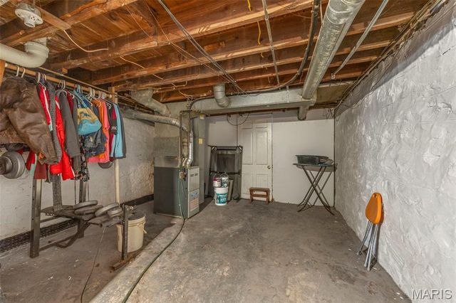 5625 Chippewa Street, St Louis, MO 63109