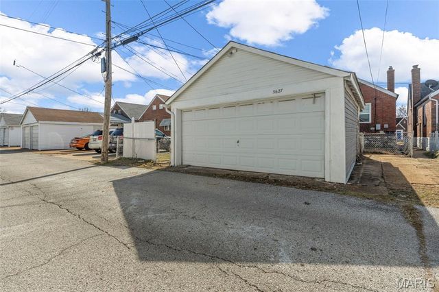 5625 Chippewa Street, St Louis, MO 63109