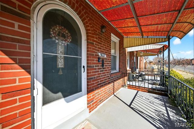 5625 Chippewa Street, St Louis, MO 63109