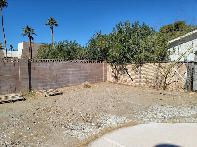 2784 Belcastro Street, Las Vegas, NV 89117