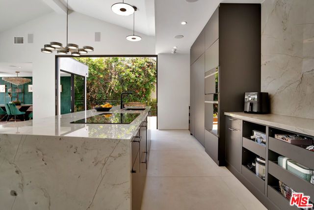 1368 Beckwith Avenue, Los Angeles, CA 90049