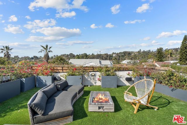 1368 Beckwith Avenue, Los Angeles, CA 90049
