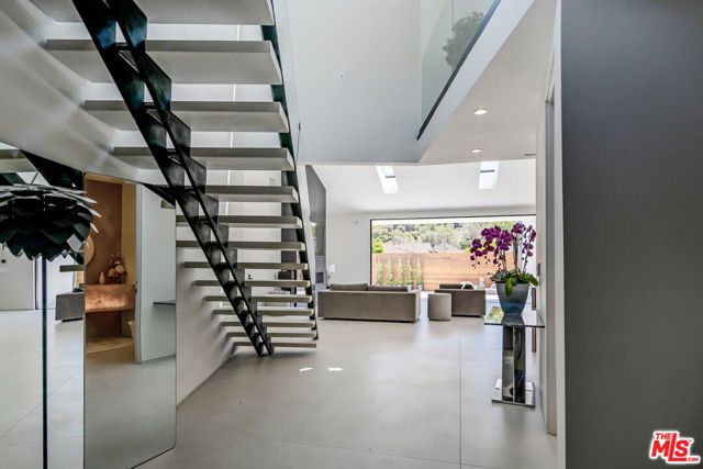 1368 Beckwith Avenue, Los Angeles, CA 90049