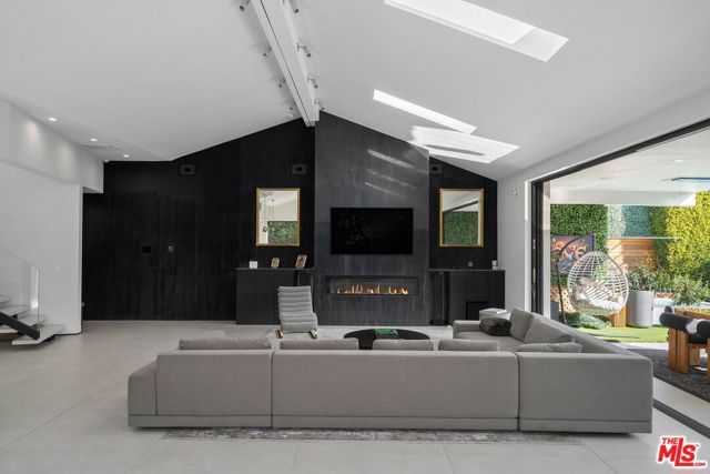 1368 Beckwith Avenue, Los Angeles, CA 90049