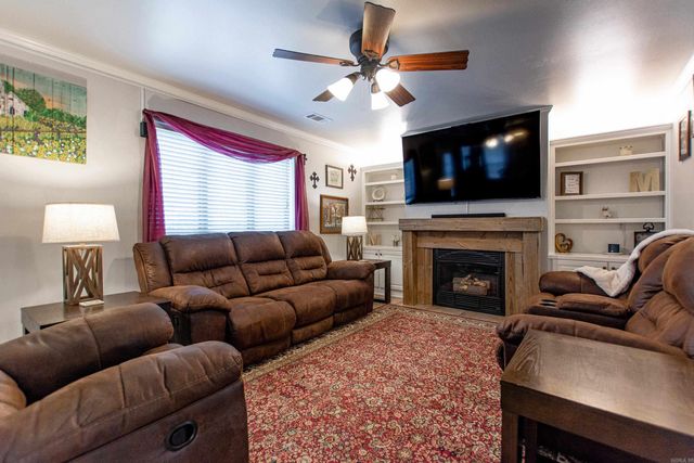 1021 Spring Creek Cove, Benton, AR 72015