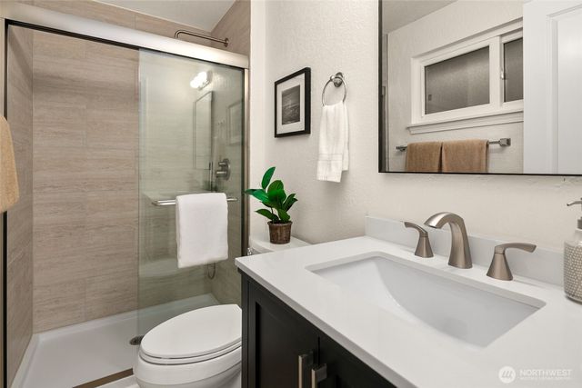 19044 NE 165th Place, Woodinville, WA 98072
