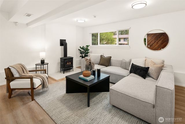 19044 NE 165th Place, Woodinville, WA 98072