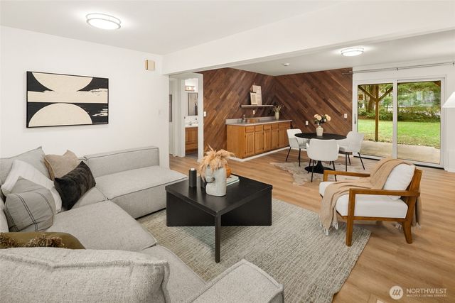 19044 NE 165th Place, Woodinville, WA 98072