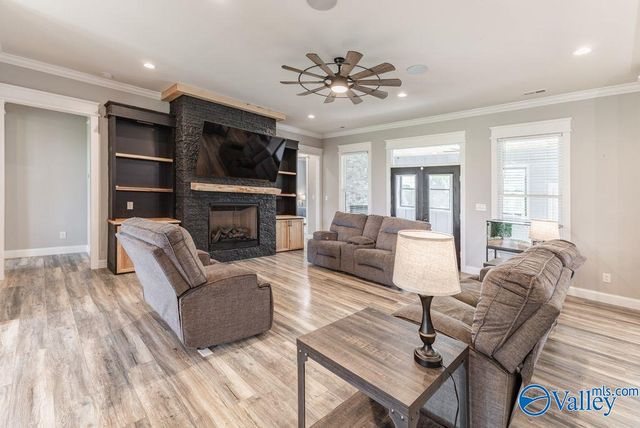 1719 Gurley Pike, Gurley, AL 35748