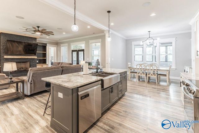 1719 Gurley Pike, Gurley, AL 35748