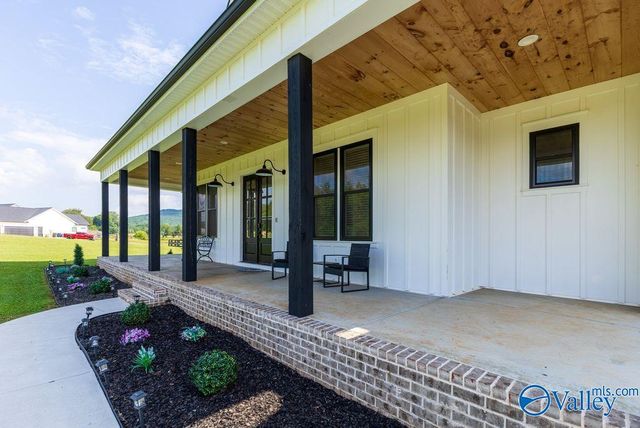 1719 Gurley Pike, Gurley, AL 35748