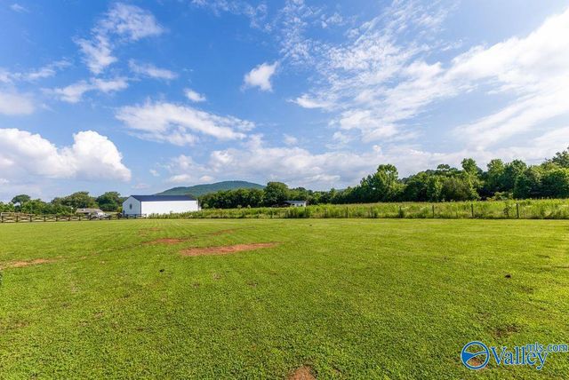 1719 Gurley Pike, Gurley, AL 35748