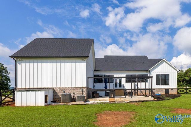 1719 Gurley Pike, Gurley, AL 35748