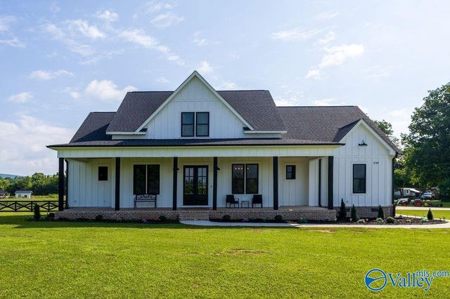 1719 Gurley Pike, Gurley, AL 35748