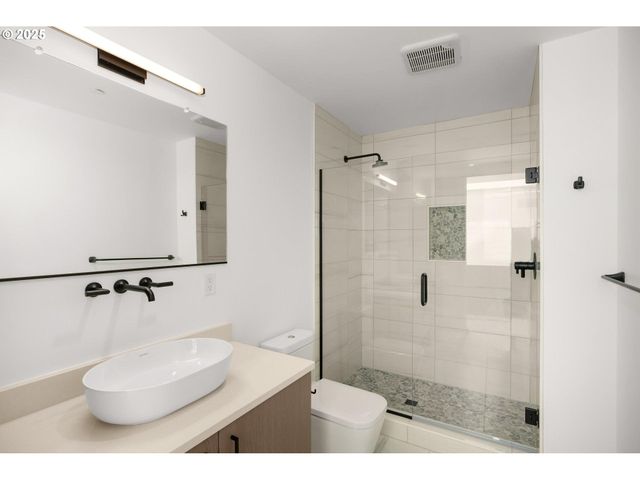 1853 Nw 28TH Ave, Portland, OR 97210