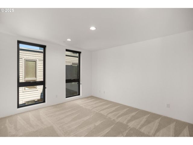 1853 Nw 28TH Ave, Portland, OR 97210