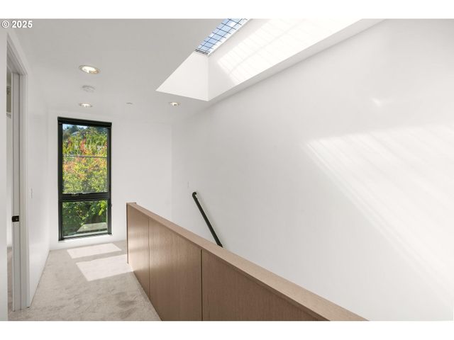1853 Nw 28TH Ave, Portland, OR 97210