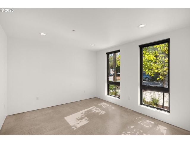 1853 Nw 28TH Ave, Portland, OR 97210