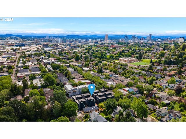 1853 Nw 28TH Ave, Portland, OR 97210