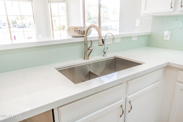 1550 W SAINT KATERI Drive, Phoenix, AZ 85041