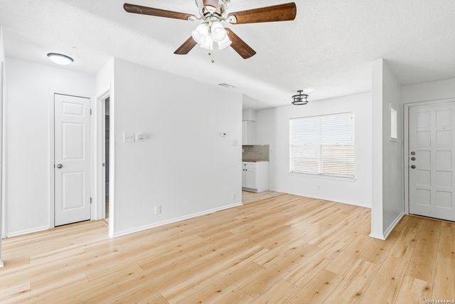 923 Vance Jackson Rd Apt 1110, San Antonio, TX 78201