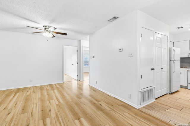 923 Vance Jackson Rd Apt 1110, San Antonio, TX 78201