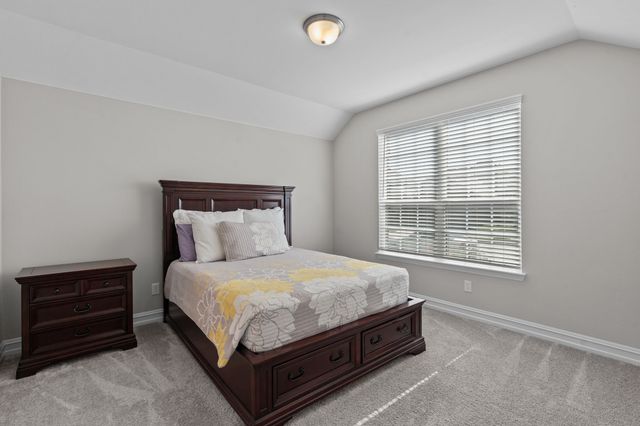 1048 Pinnacle Breeze Drive, Fort Worth, TX 76052