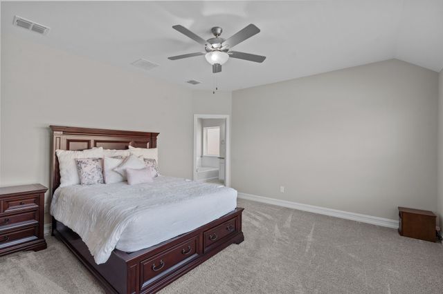 1048 Pinnacle Breeze Drive, Fort Worth, TX 76052