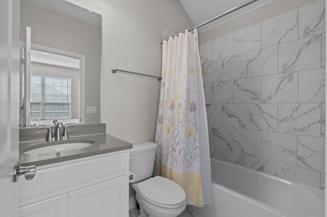 1048 Pinnacle Breeze Drive, Fort Worth, TX 76052