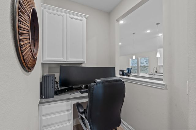 1048 Pinnacle Breeze Drive, Fort Worth, TX 76052