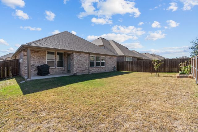 1048 Pinnacle Breeze Drive, Fort Worth, TX 76052