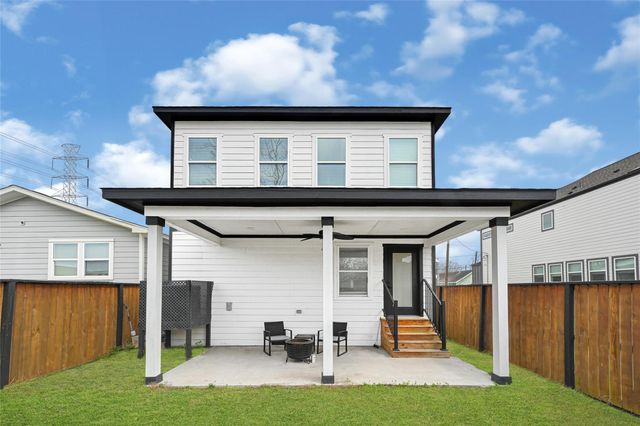 3513 Omega Street, Houston, TX 77022