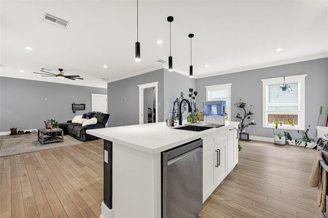 3513 Omega Street, Houston, TX 77022