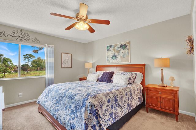 323 KNOTTY PINE Circle A-2, Greenacres, FL 33463