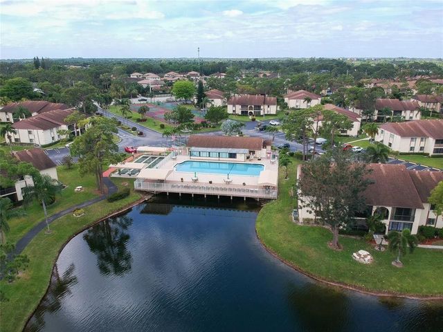 323 KNOTTY PINE Circle A-2, Greenacres, FL 33463