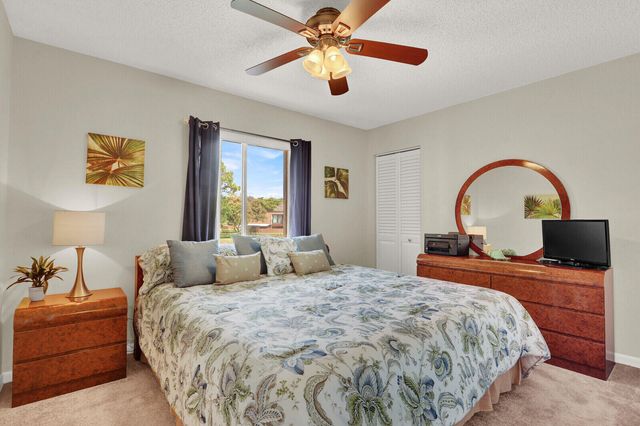 323 KNOTTY PINE Circle A-2, Greenacres, FL 33463