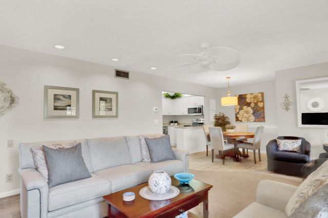 323 KNOTTY PINE Circle A-2, Greenacres, FL 33463