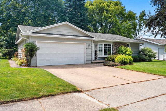 1001 S ARLINGTON STREET, Appleton, WI 54915