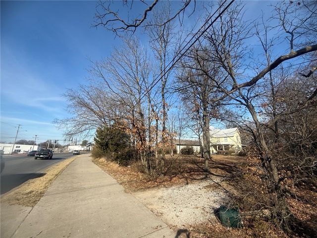 1455 E Main Street, Siloam Springs, AR 72761