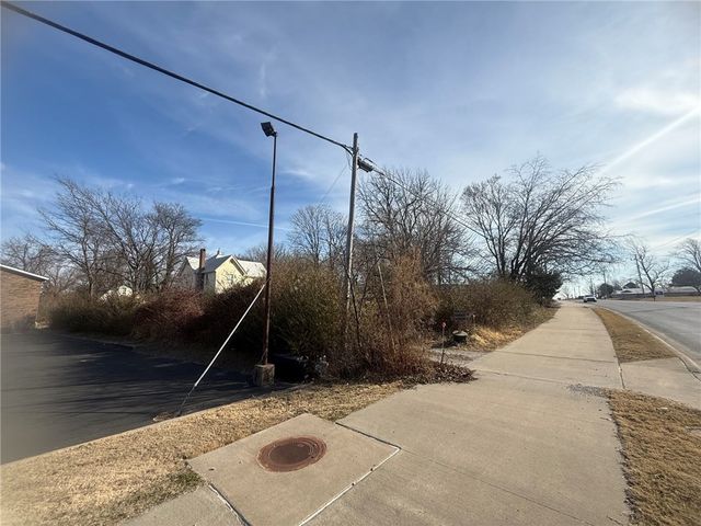 1455 E Main Street, Siloam Springs, AR 72761