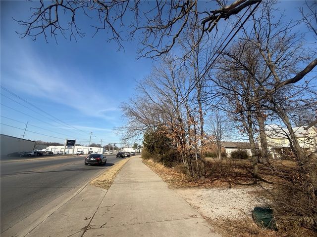 1455 E Main Street, Siloam Springs, AR 72761