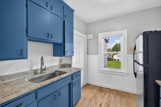 1927 Sherwood Avenue, Saint Paul, MN 55119