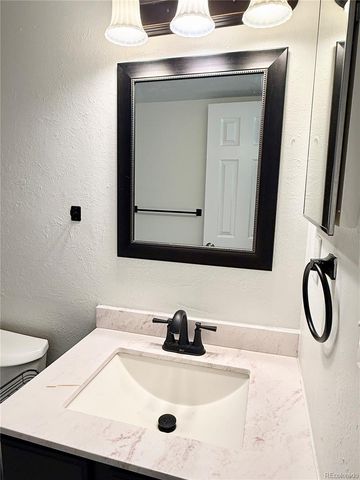 12430 E Cornell Avenue 101, Aurora, CO 80014