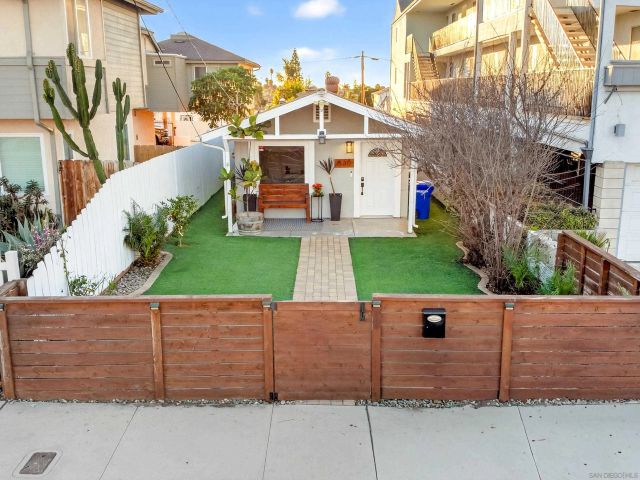 530 11th St, Imperial Beach, CA 91932