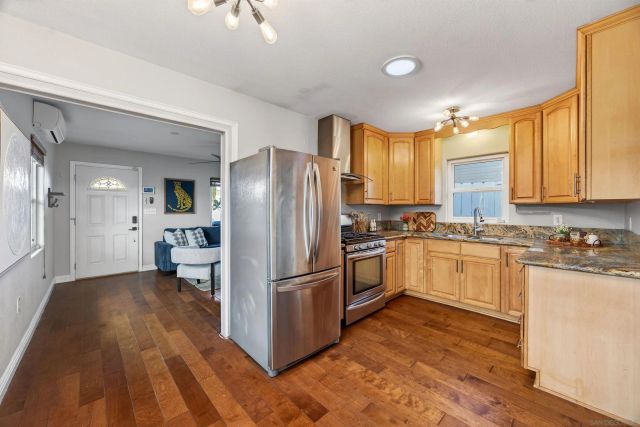 530 11th St, Imperial Beach, CA 91932